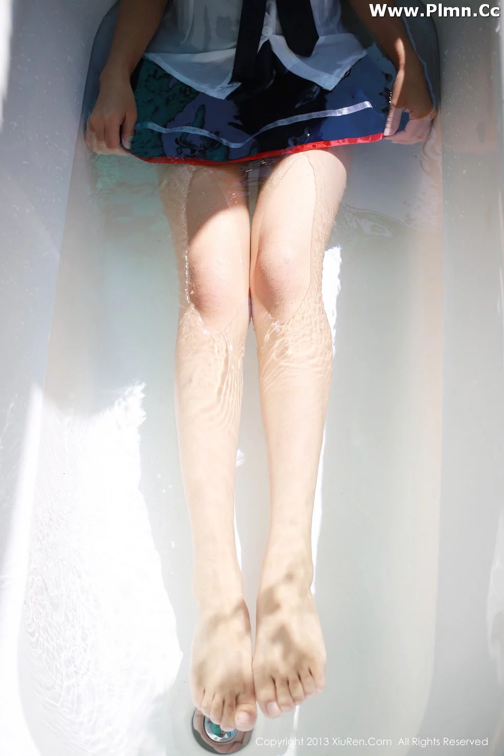 [XiuRen秀人网]No.014_邻家女神toro羽住性感内衣系列完美曲线写真90P
