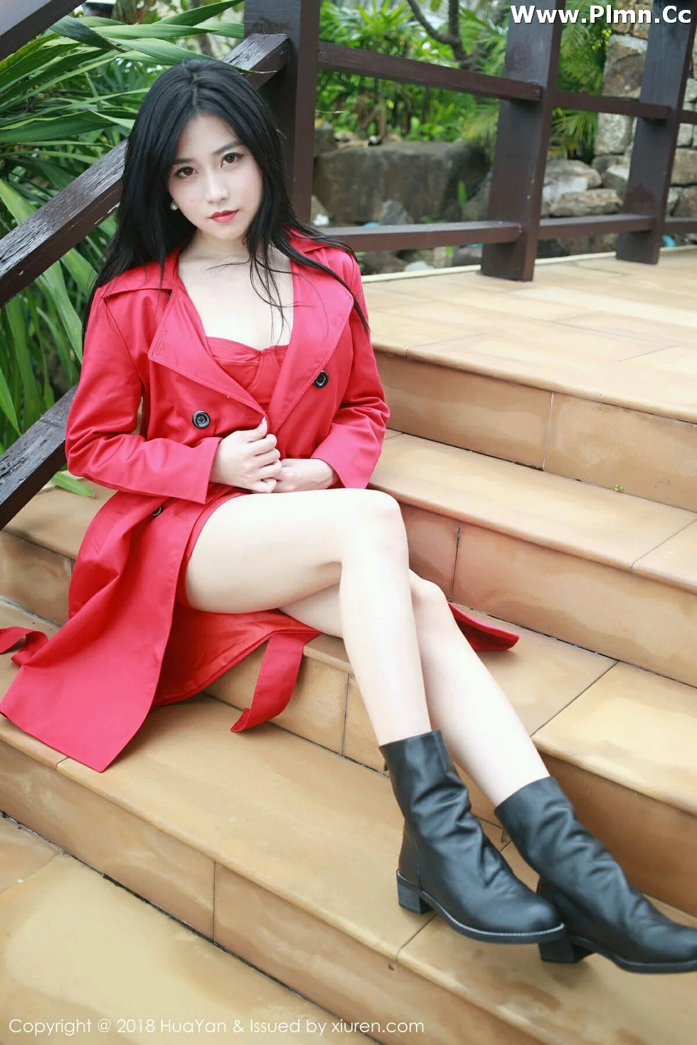 [HuaYan花の颜]Vol.056_嫩模许诺Sabrina苏梅岛旅拍性感红色风衣秀白嫩美腿写真34P