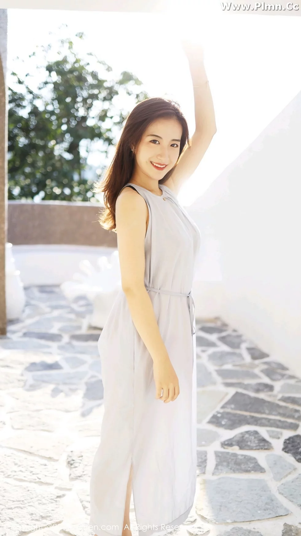 [XiuRen秀人网]No.1660_嫩模艺儿拿铁户外白色长裙清新甜美风格靓丽迷人写真57P