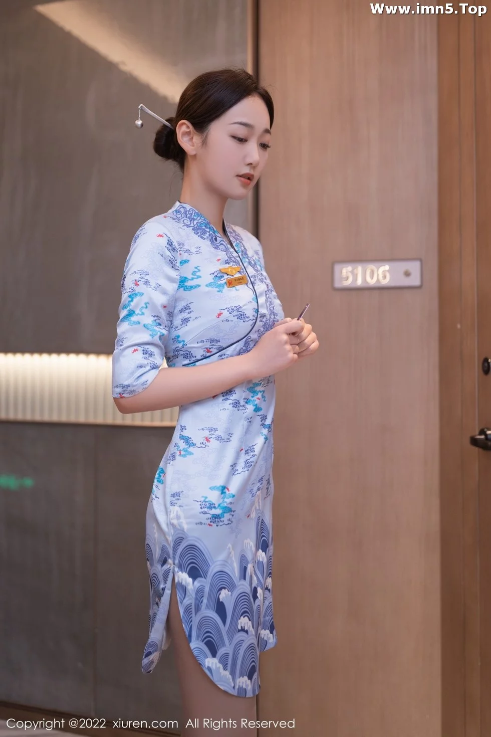 [XiuRen秀人网]No.4552_模特唐安琪珠三角旅拍空姐角色扮演私房半脱秀绝美身材迷人写真78P
