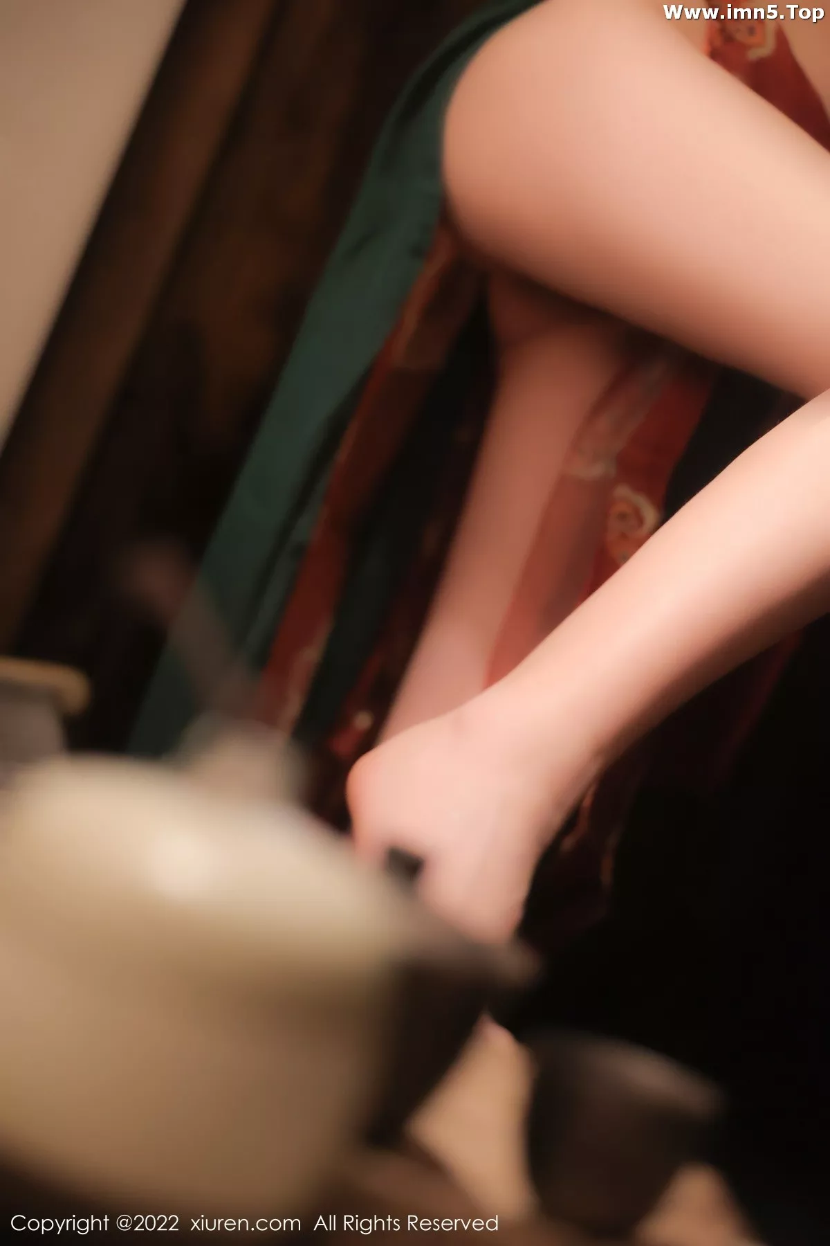 [XiuRen秀人网]No.5527_模特奶瓶大理旅拍私房性感红色轻透古装服秀完美身材诱惑写真78P