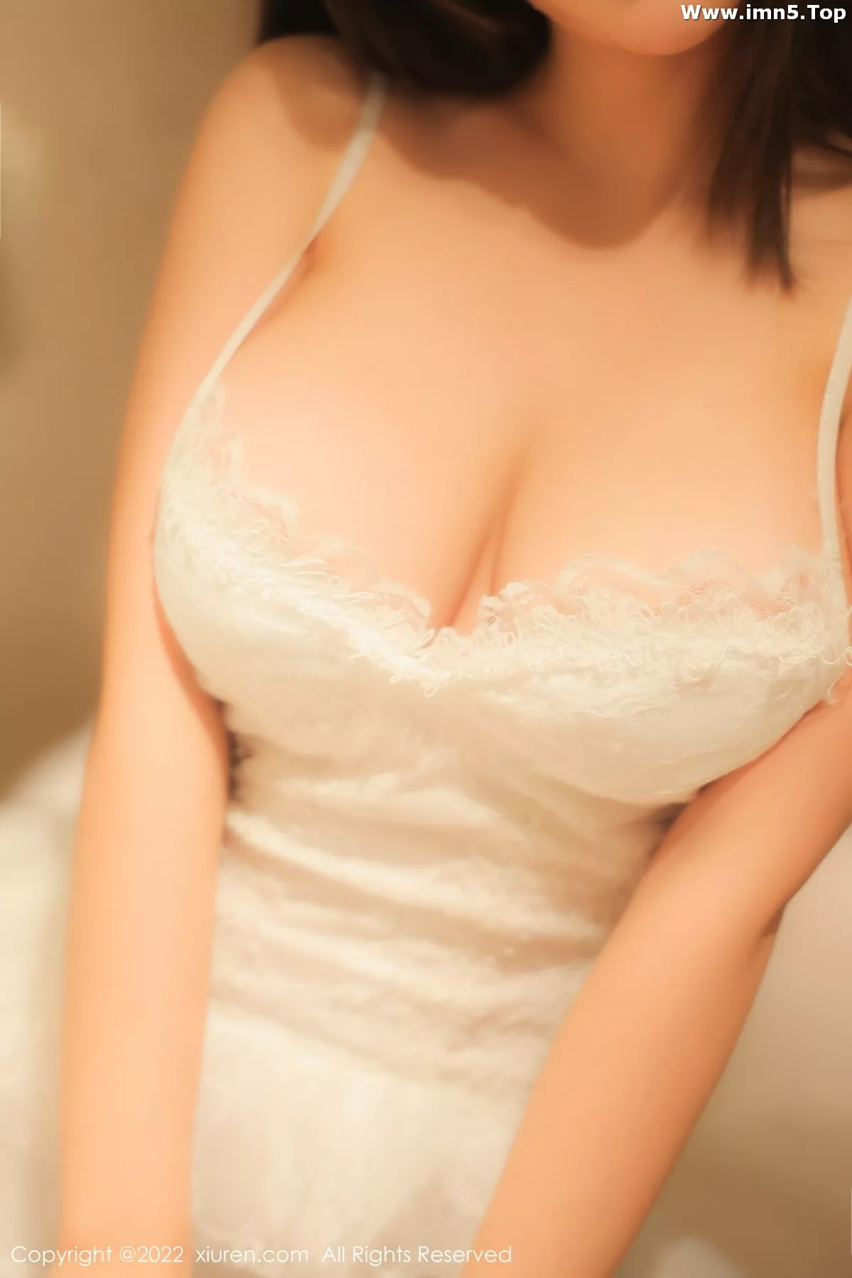 [XiuRen秀人网]No.5719_模特周jojobaby白色蕾丝公主裙配白色丝袜秀完美身材诱惑写真83P