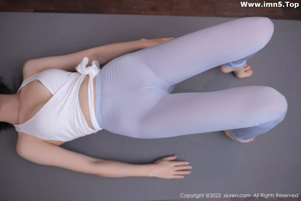 [XiuRen秀人网]No.5763_模特利世瑜伽运动主题性感白上衣配灰色运动长裤迷人诱惑写真80P