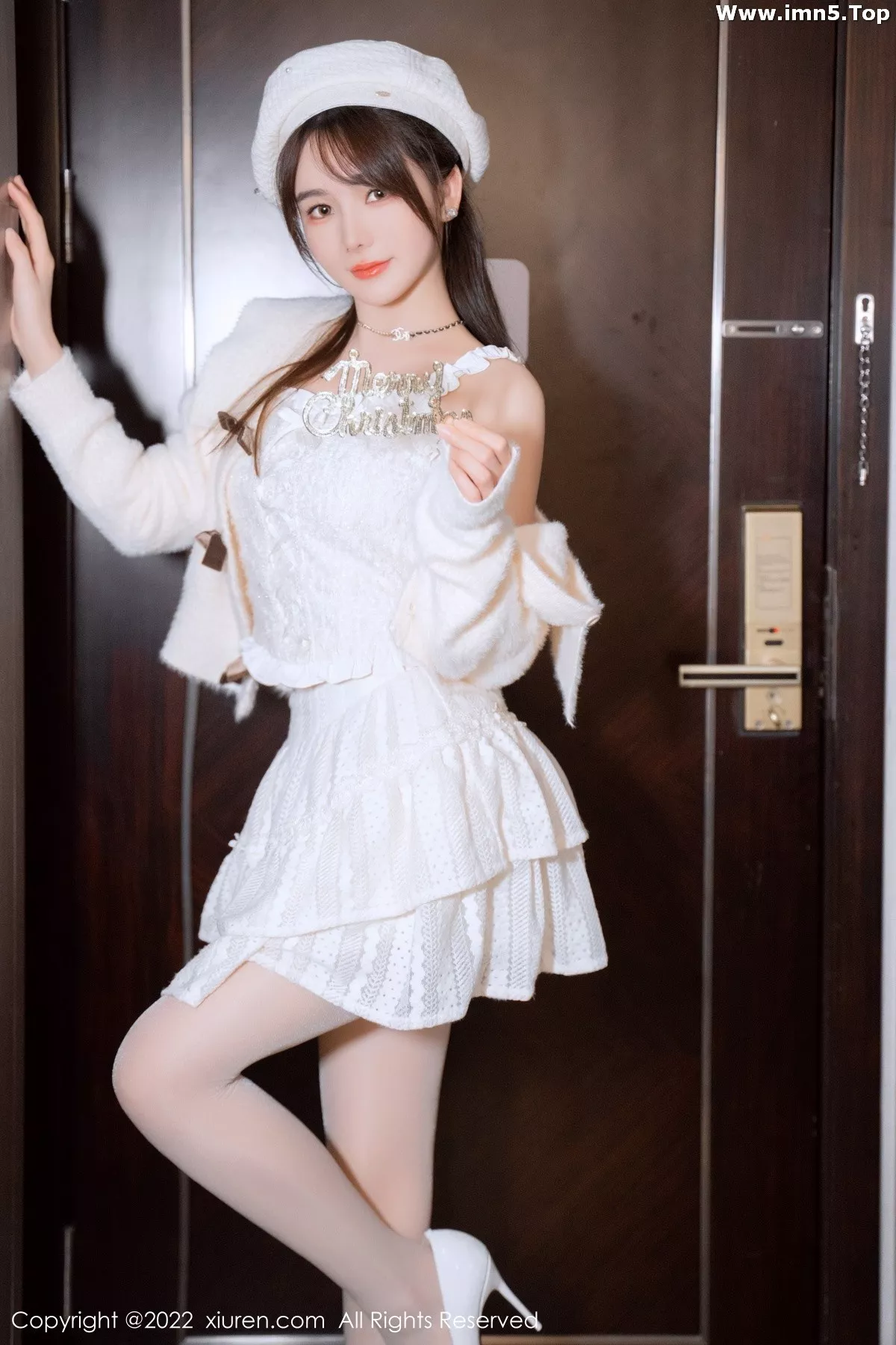 [XiuRen秀人网]No.6025_模特婠婠么性感白色毛线上衣配白短裙秀曼妙身姿完美诱惑写真68P