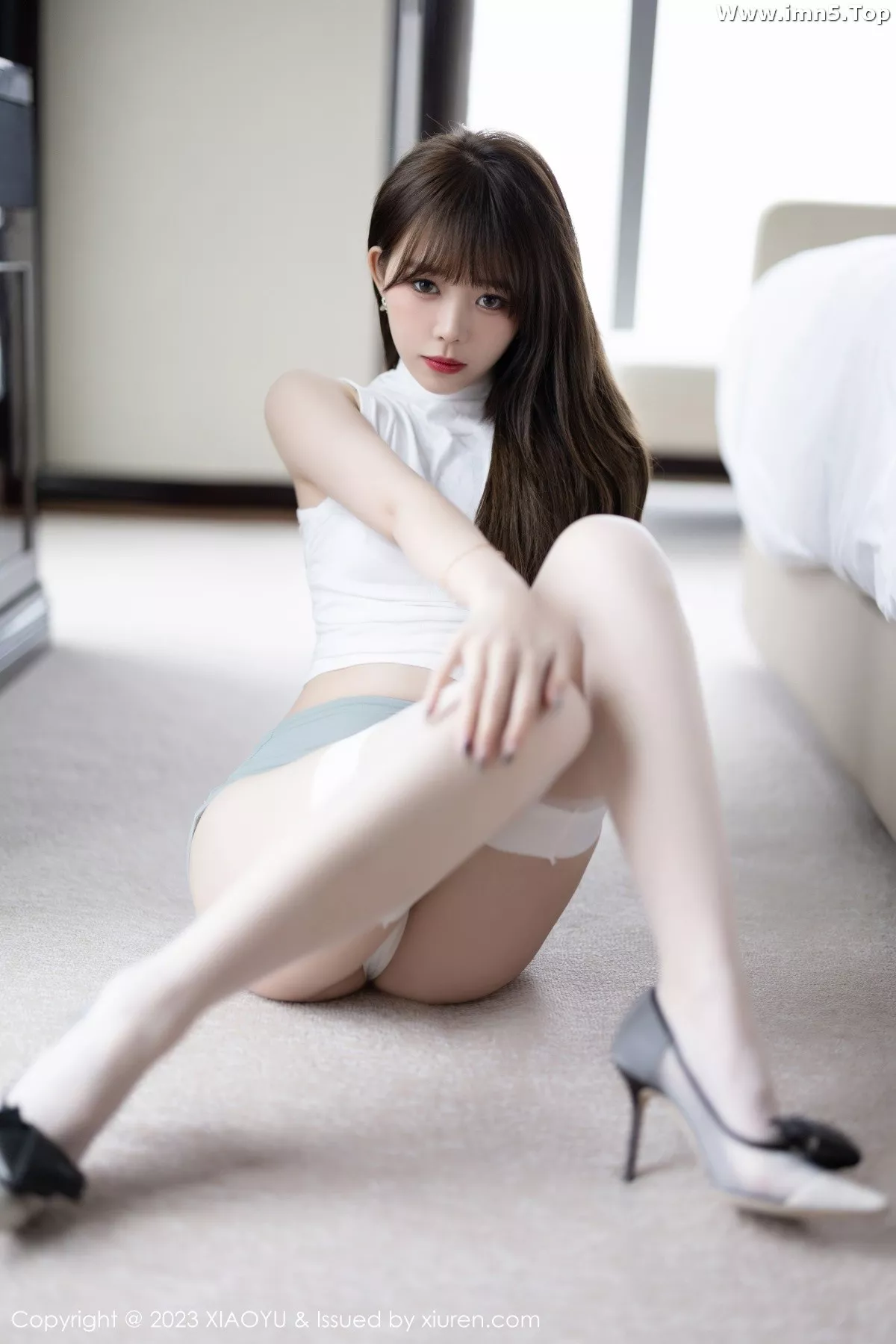 [XiaoYu画语界]Vol.949_模特奶瓶性感白色轻透收身上衣配蓝色短裙秀曼妙身姿迷人写真90P