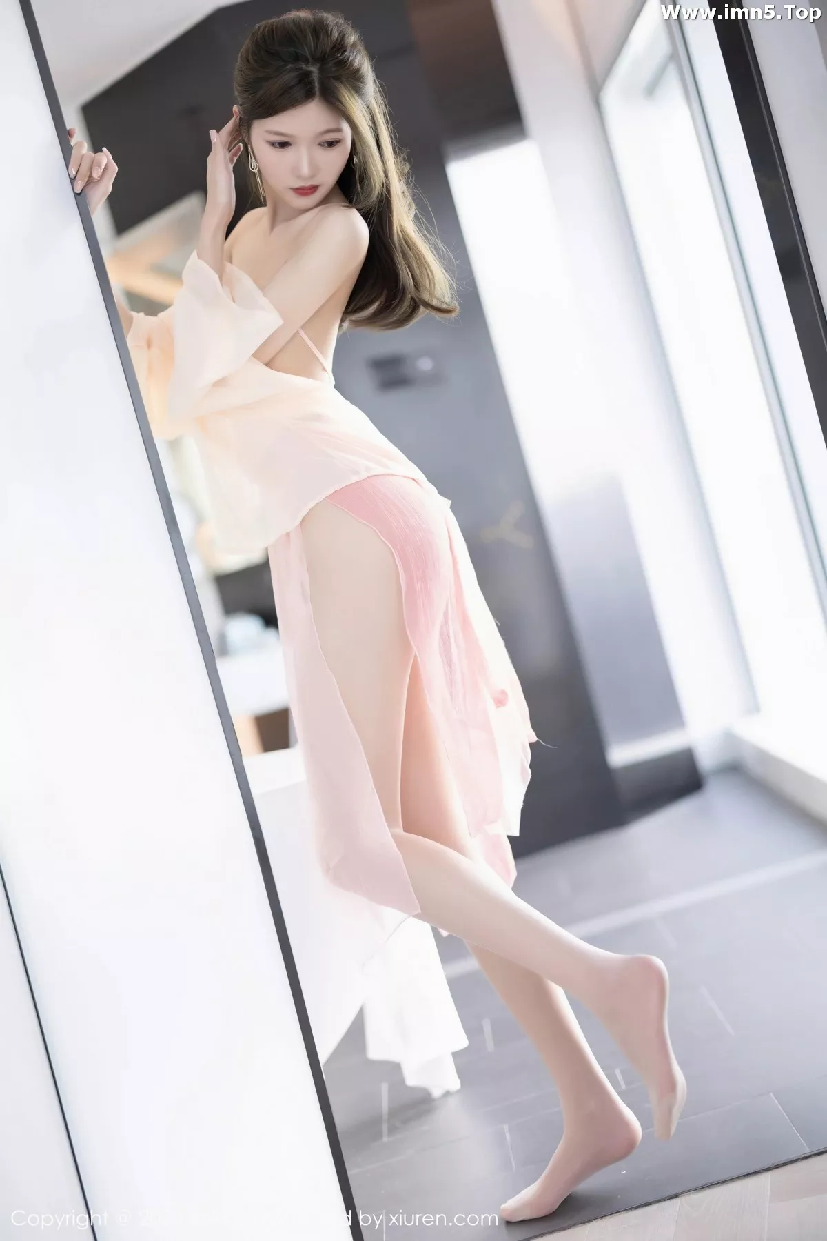 [XiaoYu画语界]Vol.1050_模特程程程白色吊带长裙+粉红色薄纱布兜秀曼妙身姿诱惑写真88P