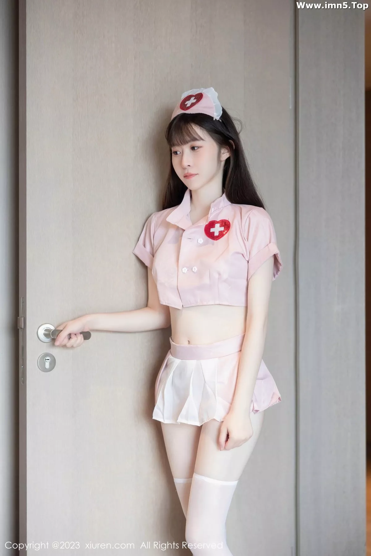 [XiuRen秀人网]No.7090_模特林悠悠性感粉色情趣护士服配白色丝袜秀曼妙身姿诱惑写真79P
